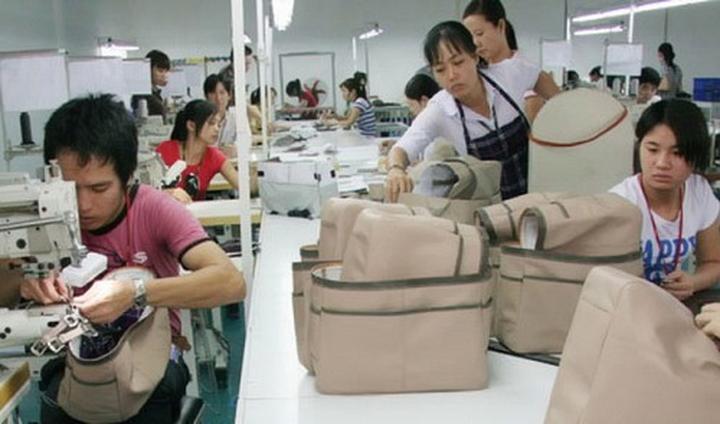 Nội dung: Mùa hè đang đầy vui vẻ với những xu hướng mới, và Huda Ice Twist đang chinh