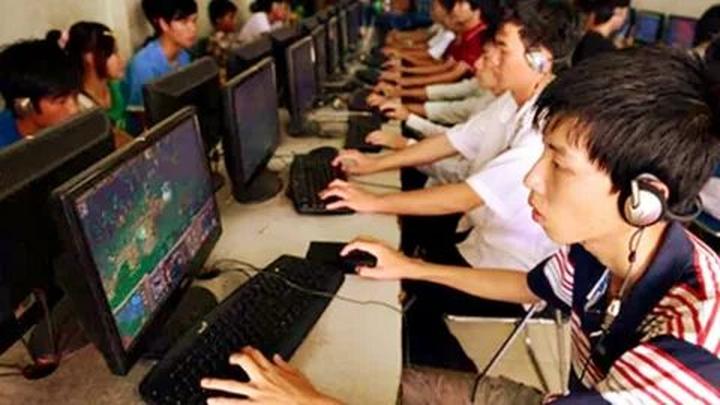 Hotspot Matrix và 2 kiểu áo hot nhất hè này: Giá chưa đến 100k mà giúp vóc dáng thon thả